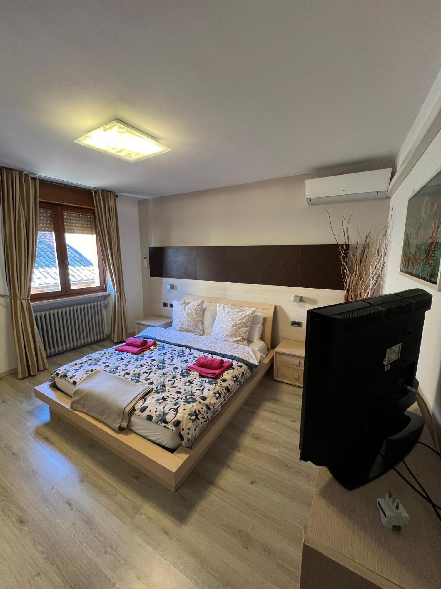 B&B Al Vittoriale Da Maja Gardone Riviera Buitenkant foto