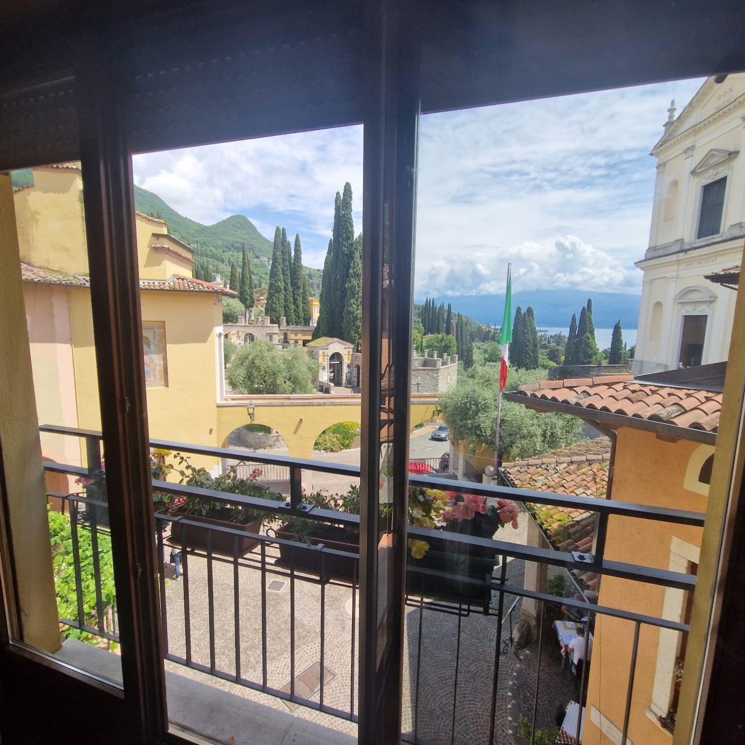 B&B Al Vittoriale Da Maja Gardone Riviera Buitenkant foto