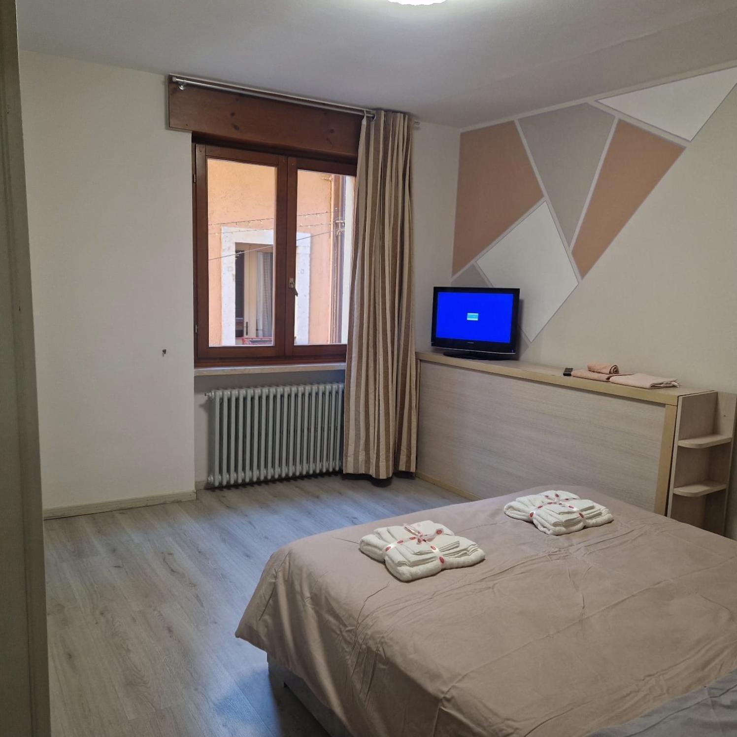 B&B Al Vittoriale Da Maja Gardone Riviera Buitenkant foto