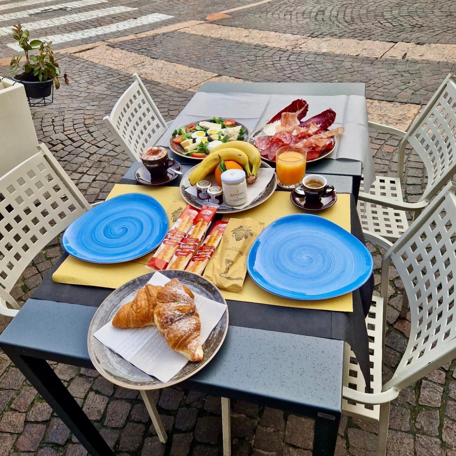 B&B Al Vittoriale Da Maja Gardone Riviera Buitenkant foto