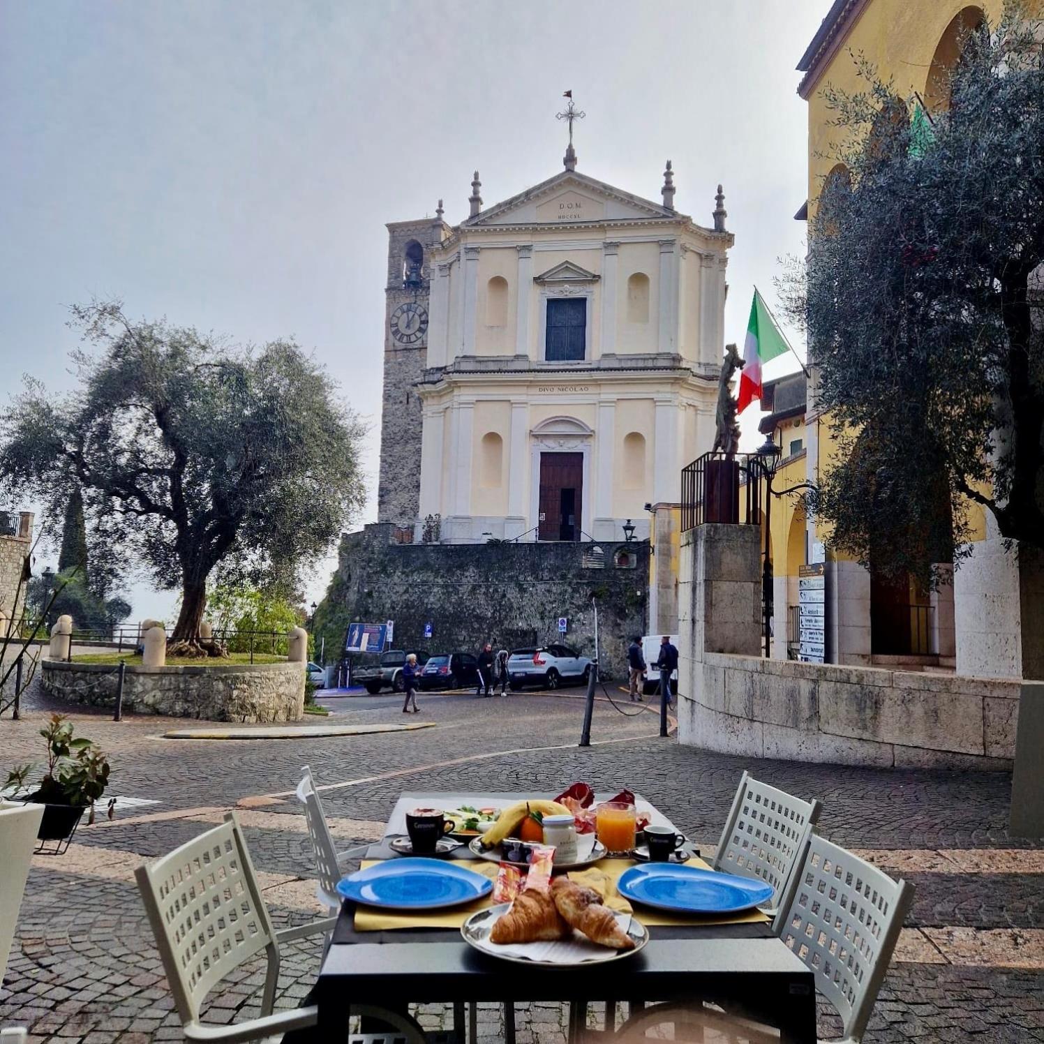 B&B Al Vittoriale Da Maja Gardone Riviera Buitenkant foto